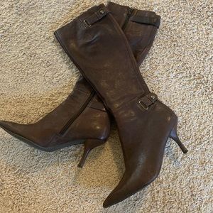 Women’s brown boots size 5.5